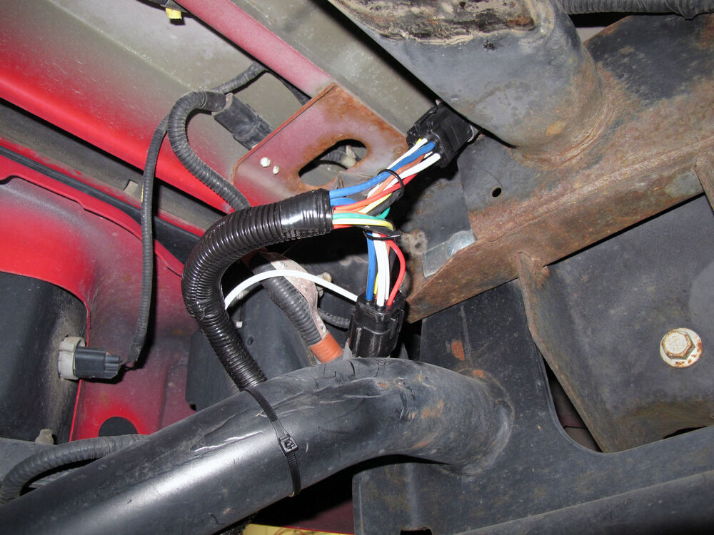 Tow Package Vehicle Wiring Harness with 7-Way Trailer Connector Tow