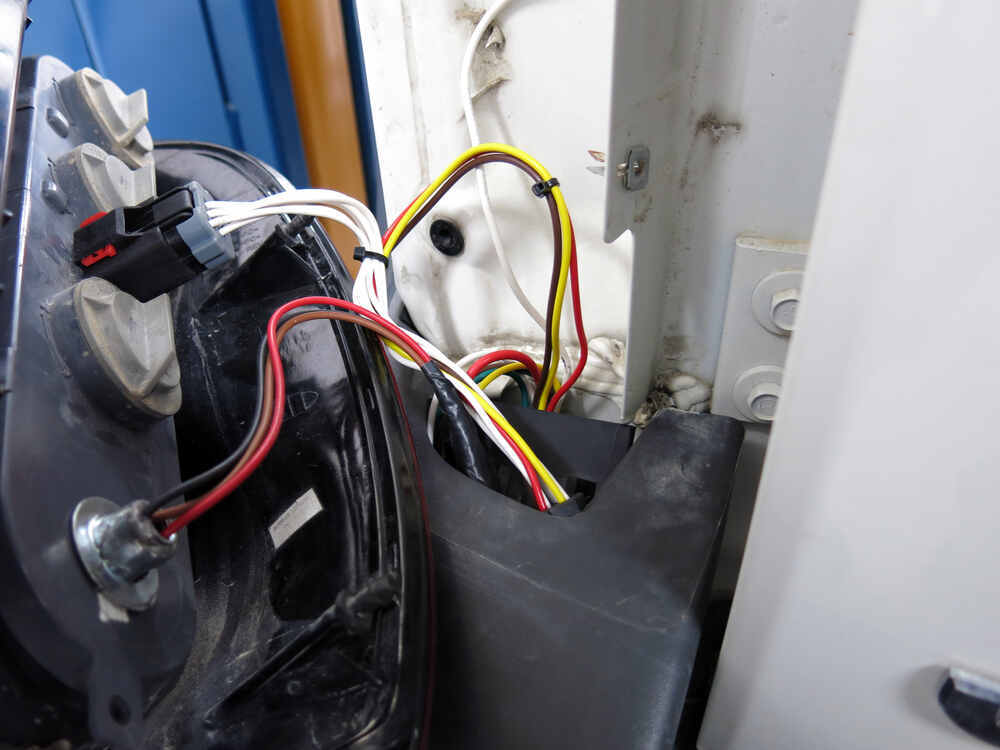 T One Vehicle Wiring Harness With 4 Pole Flat Trailer