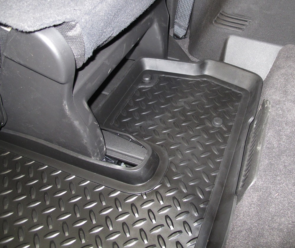 2012 chevrolet traverse floor mats husky liners 2012 chevrolet traverse floor mats husky liners