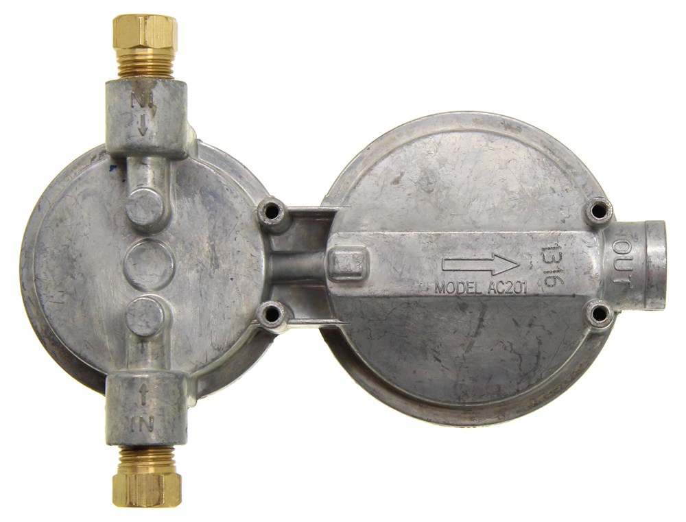 Camco Automatic Changeover 2-Stage Propane Regulator for Dual Propane Rv Automatic Dual Tank Changeover Lp Propane Regulator