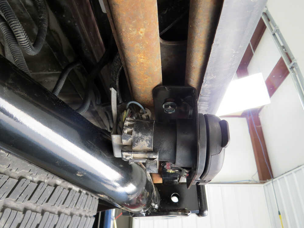 Pollak 7 Mounting