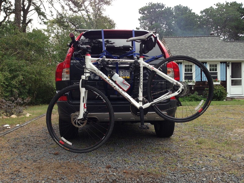 Carrying Bikes Level with the Thule Passage Trunk Mount Bike Rack on a 2011 Volvo XC90