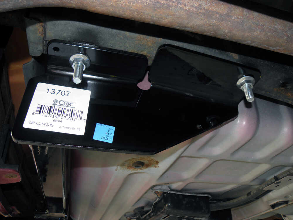 Class 3 Trailer Hitch >> 2005 Lincoln Town Car Trailer Hitch - Curt Class 3 Trailer Hitch >> 2005 Lincoln Town Car Trailer Hitch - Curt