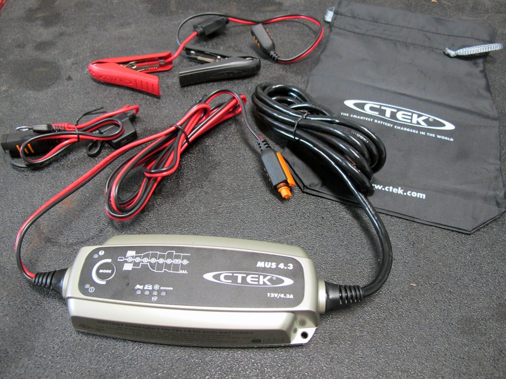 Battery Charger with Pulse Maintenance and Small Battery Mode CTEK 