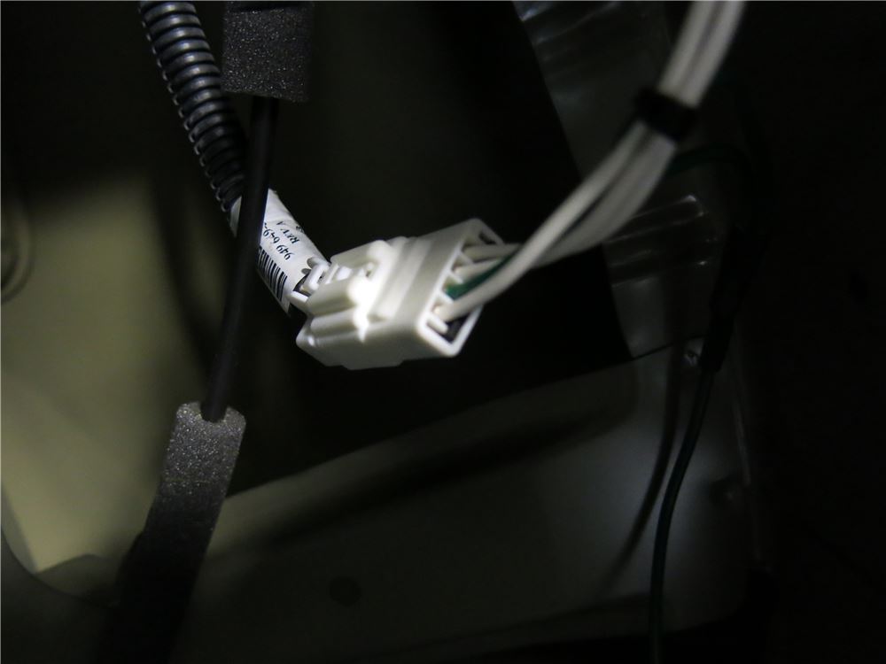 2016 Nissan Rogue Curt TConnector Vehicle Wiring Harness with 4Pole