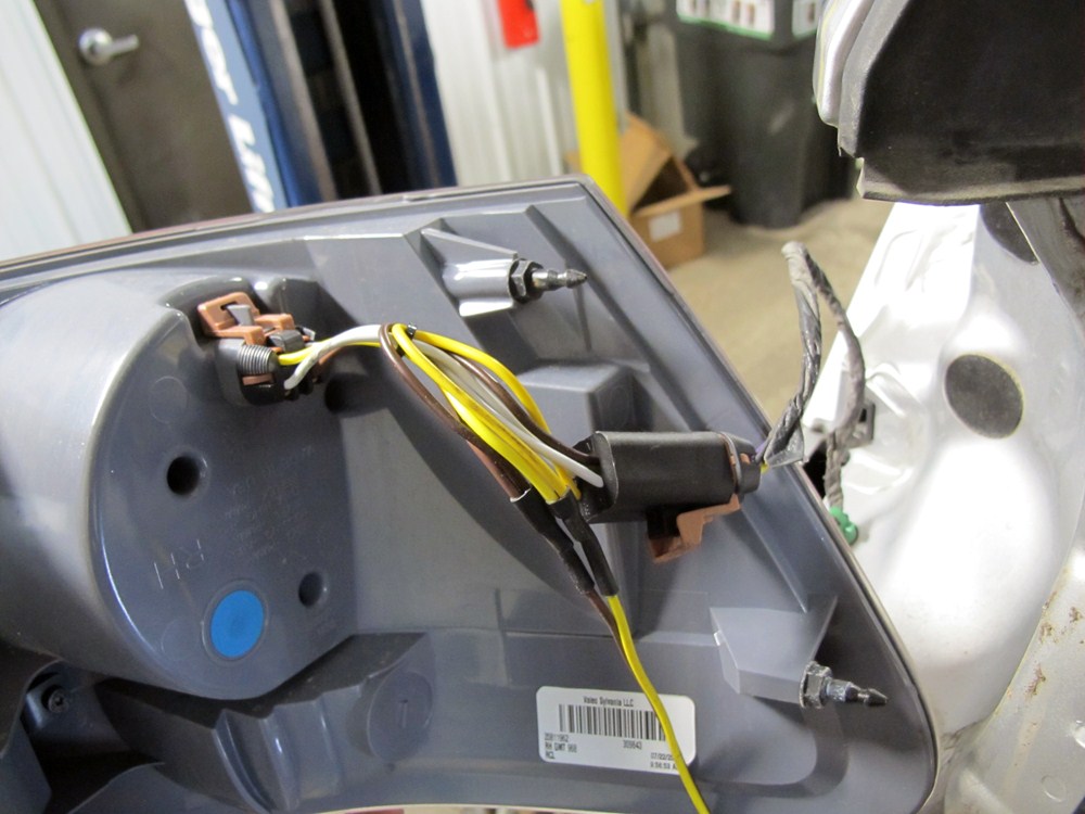 2010 GMC Acadia Custom Fit Vehicle Wiring - Curt