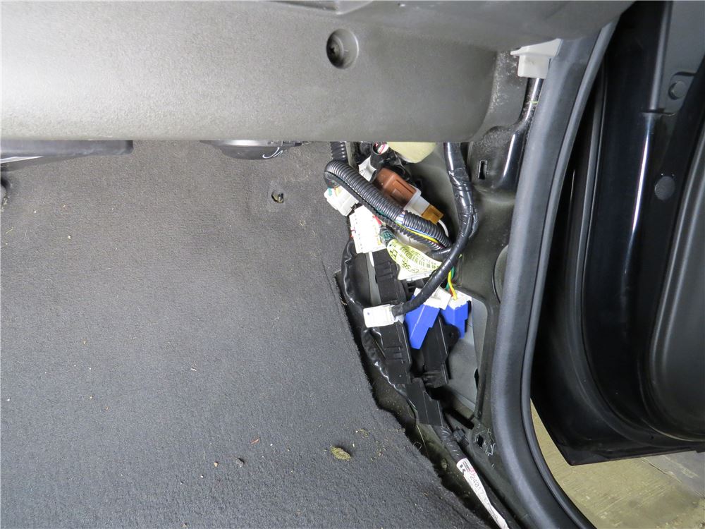 2012 Nissan Xterra Custom Fit Vehicle Wiring - Curt 2012 Nissan Xterra Custom Fit Vehicle Wiring - Curt
