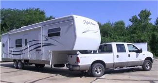 Truck towing fifth wheel