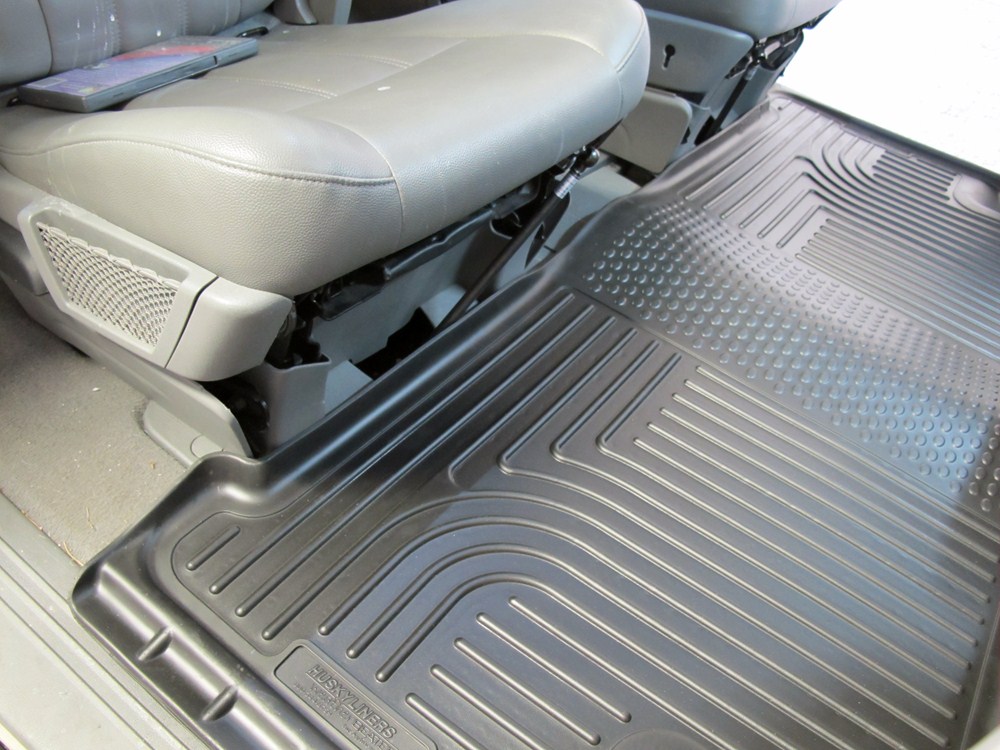 2010 Chrysler Town and Country Floor Mats - Husky Liners Floor Mats 2010 Chrysler Town And Country