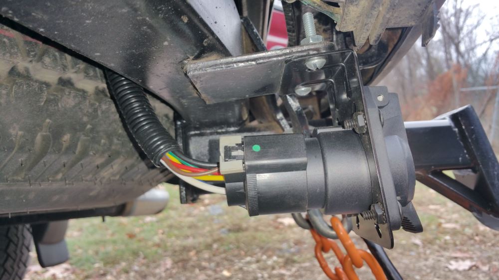 Mounting Bracket And Installation Hardware - Pollak 7-pole Rv-style Trailer Connector