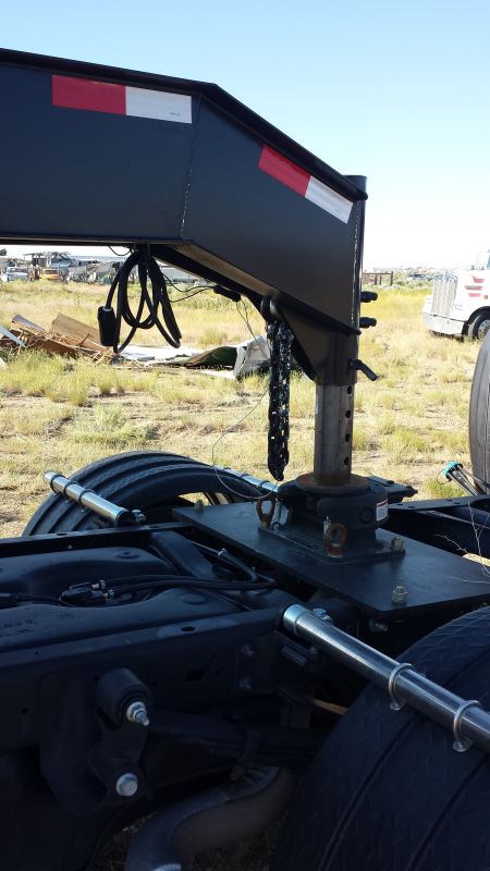 Fifth Wheel To Gooseneck Hitch >> Compare vs Bulldog Gooseneck-to-5th-Wheel | etrailer.com Fifth Wheel To Gooseneck Hitch >> Compare vs Bulldog Gooseneck-to-5th-Wheel | etrailer.com