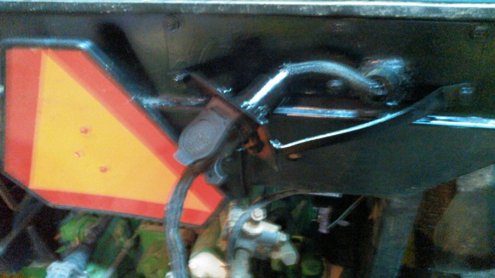 Pollak 9-pole Round Pin Trailer Connector