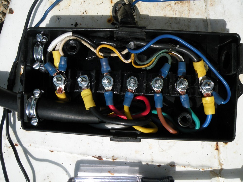 Trailer Wiring Junction Box Spectro Accessories and Parts ... 7 way trailer wiring junction box with diagram 