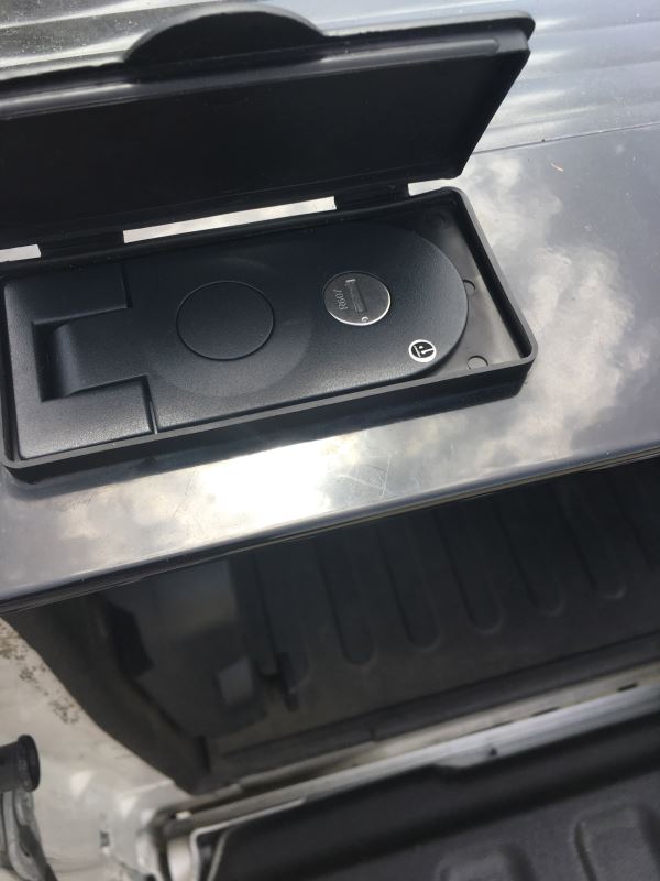Replacement Lock Assembly with Keys for RetraxONE Tonneau Cover Retrax