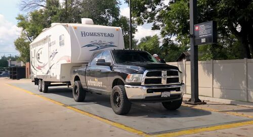 Etrailer truck and trailer